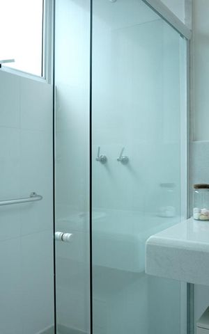 Casa à venda com 424m², 5 quartos e 4 vagasBanheiro da Suíte 2