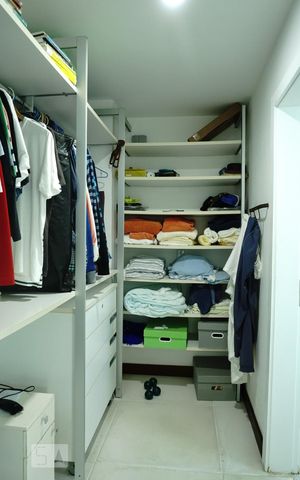 Casa à venda com 424m², 5 quartos e 4 vagasCloset da Suíte 4