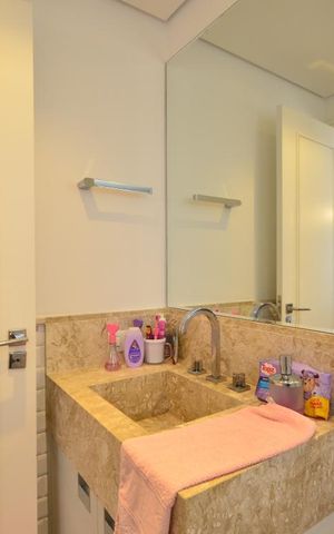 Apartamento à venda com 108m², 3 quartos e 2 vagasBanheiro da Suíte 1