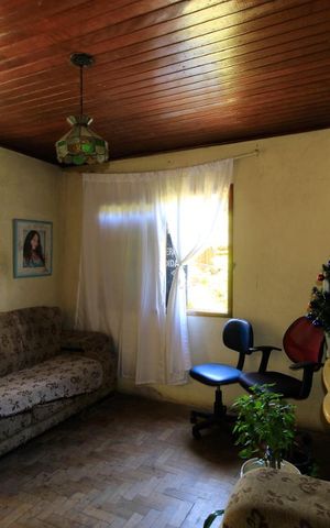 Casa à venda com 2270m², 3 quartos e 4 vagas Casa à venda com 2270m², 3 quartos e 4 vagasSala