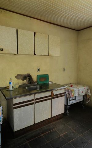Casa à venda com 2270m², 3 quartos e 4 vagas Casa à venda com 2270m², 3 quartos e 4 vagasCozinha