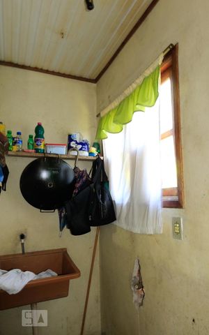 Casa à venda com 2270m², 3 quartos e 4 vagas Casa à venda com 2270m², 3 quartos e 4 vagasÁrea de serviço
