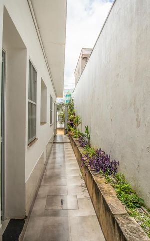 Casa à venda com 350m², 3 quartos e 8 vagas Casa à venda com 350m², 3 quartos e 8 vagasCorredor Externo
