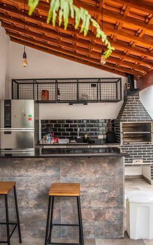 Casa à venda com 350m², 3 quartos e 8 vagas Casa à venda com 350m², 3 quartos e 8 vagasQuintal - Churrasqueira
