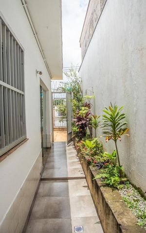 Casa à venda com 350m², 3 quartos e 8 vagas Casa à venda com 350m², 3 quartos e 8 vagasCorredor Externo