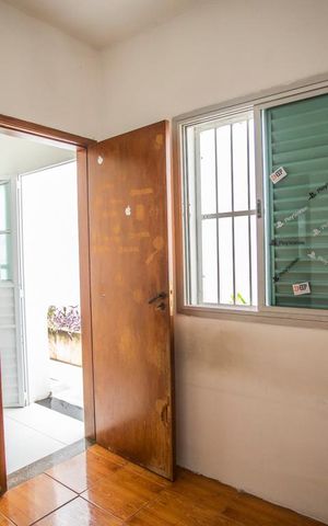 Casa à venda com 350m², 3 quartos e 8 vagas Casa à venda com 350m², 3 quartos e 8 vagasQuarto de Serviço