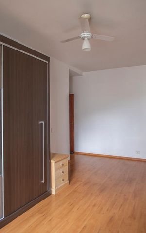 Casa à venda com 350m², 3 quartos e 8 vagas Casa à venda com 350m², 3 quartos e 8 vagasSuíte 2