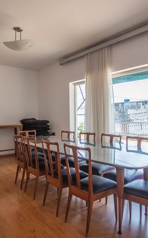 Casa à venda com 350m², 3 quartos e 8 vagas Casa à venda com 350m², 3 quartos e 8 vagasSala de Jantar