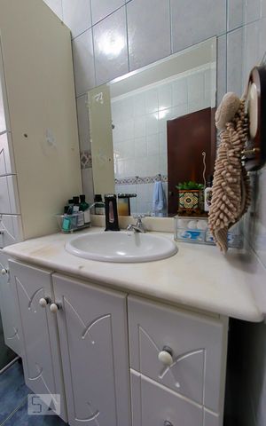 Casa à venda com 250m², 3 quartos e 2 vagas Casa à venda com 250m², 3 quartos e 2 vagasBanheiro da Suite 2