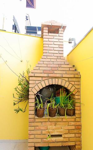 Casa à venda com 250m², 3 quartos e 2 vagas Casa à venda com 250m², 3 quartos e 2 vagasQuintal - Churrasqueira