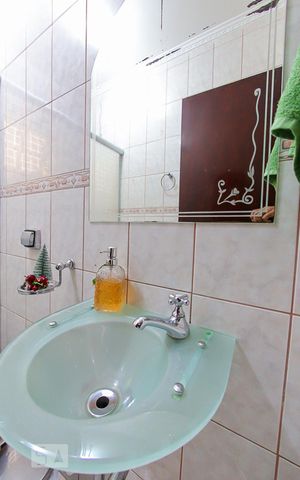 Casa à venda com 250m², 3 quartos e 2 vagas Casa à venda com 250m², 3 quartos e 2 vagasBanheiro da Suite 3