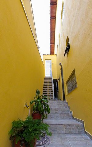 Casa à venda com 250m², 3 quartos e 2 vagas Casa à venda com 250m², 3 quartos e 2 vagasQuintal
