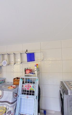 Casa à venda com 250m², 3 quartos e 2 vagas Casa à venda com 250m², 3 quartos e 2 vagasArea de Serviço