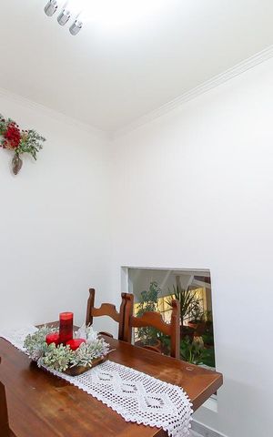 Casa à venda com 250m², 3 quartos e 2 vagas Casa à venda com 250m², 3 quartos e 2 vagasSala de Jantar