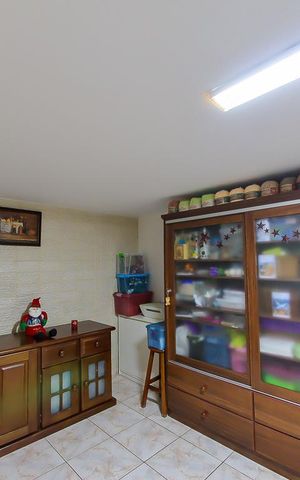 Casa à venda com 250m², 3 quartos e 2 vagas Casa à venda com 250m², 3 quartos e 2 vagasSuite 3