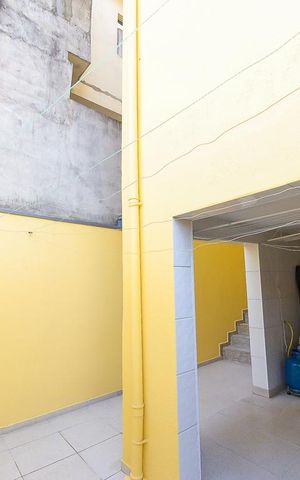 Casa à venda com 250m², 3 quartos e 2 vagas Casa à venda com 250m², 3 quartos e 2 vagasQuintal