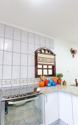 Casa à venda com 250m², 3 quartos e 2 vagas Casa à venda com 250m², 3 quartos e 2 vagasCozinha