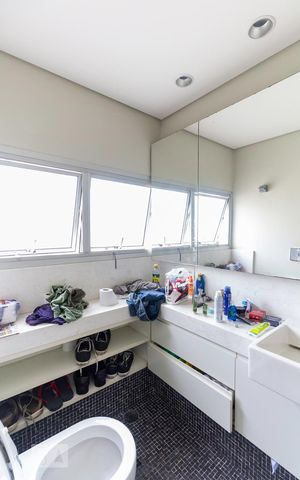 Apartamento à venda com 200m², 2 quartos e 3 vagasBanheiro da Suíte