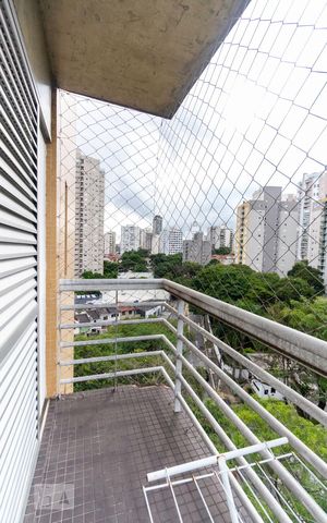 Apartamento à venda com 200m², 2 quartos e 3 vagasVaranda da Suíte