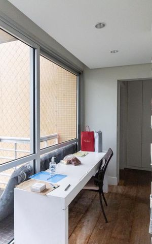 Apartamento à venda com 200m², 2 quartos e 3 vagasSala 1