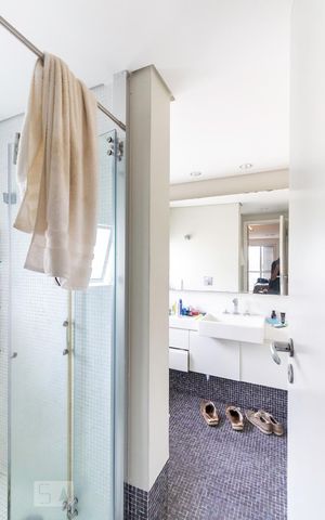 Apartamento à venda com 200m², 2 quartos e 3 vagasBanheiro da Suíte