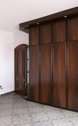Casa para alugar com 500m², 2 quartos e 6 vagas Casa para alugar com 500m², 2 quartos e 6 vagasSuíte