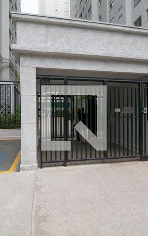 Apartamento para alugar com 38m², 2 quartos e sem vaga Apartamento para alugar com 38m², 2 quartos e sem vagaFachada