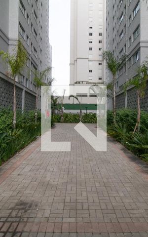 Apartamento para alugar com 38m², 2 quartos e sem vaga Apartamento para alugar com 38m², 2 quartos e sem vagaEntrada