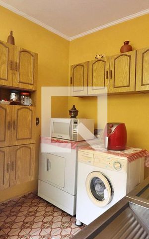 Casa à venda com 171m², 3 quartos e 2 vagasÁrea de Serviço