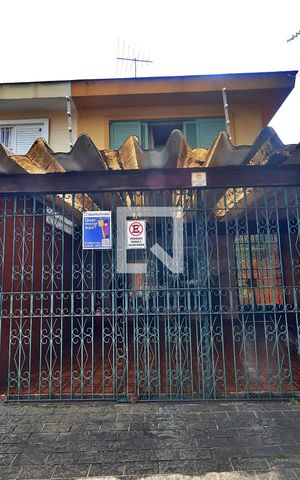 Casa à venda com 171m², 3 quartos e 2 vagasFachada