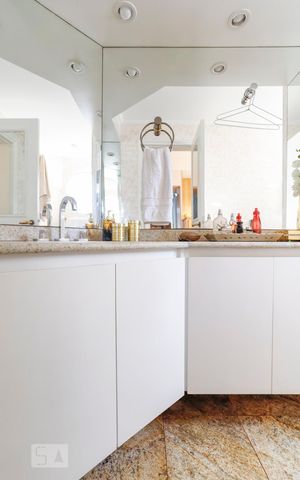 Apartamento à venda com 180m², 3 quartos e 3 vagasBanheiro da Suíte
