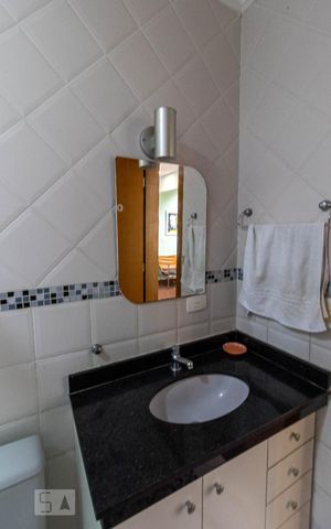 Casa para alugar com 175m², 2 quartos e 1 vaga Casa para alugar com 175m², 2 quartos e 1 vagaBanheiro 1 - Pia