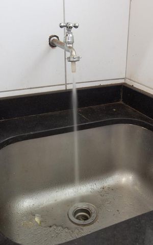 Apartamento para alugar com 49m², 2 quartos e 1 vagaCozinha - tanque