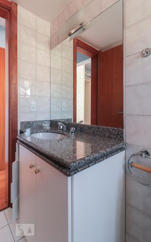 Apartamento à venda com 92m², 3 quartos e 1 vaga Apartamento à venda com 92m², 3 quartos e 1 vagaBanheiro da Suíte