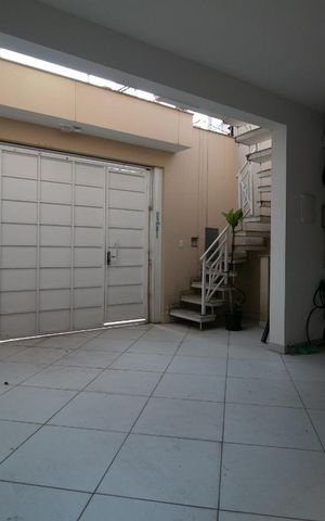 Casa à venda com 200m², 3 quartos e 4 vagasGaragem 
