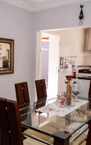 Casa à venda com 122m², 2 quartos e 3 vagas Casa à venda com 122m², 2 quartos e 3 vagasSala de Jantar
