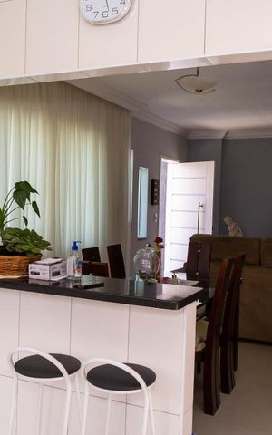 Casa à venda com 122m², 2 quartos e 3 vagas Casa à venda com 122m², 2 quartos e 3 vagasCozinha