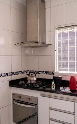 Casa à venda com 122m², 2 quartos e 3 vagas Casa à venda com 122m², 2 quartos e 3 vagasCozinha