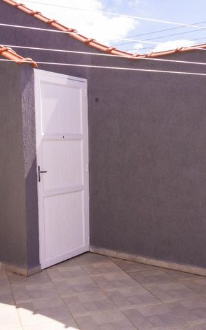 Casa à venda com 122m², 2 quartos e 3 vagas Casa à venda com 122m², 2 quartos e 3 vagasQuintal