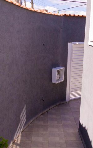 Casa à venda com 122m², 2 quartos e 3 vagas Casa à venda com 122m², 2 quartos e 3 vagasQuintal
