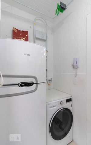 Casa de condomínio à venda com 35m², 1 quarto e sem vaga Casa de condomínio à venda com 35m², 1 quarto e sem vagaÁrea de Serviço / Cozinha