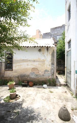 Casa à venda com 330m², 3 quartos e 8 vagasQuintal 2