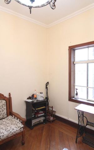 Casa à venda com 330m², 3 quartos e 8 vagasSala