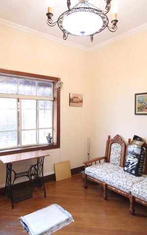 Casa à venda com 330m², 3 quartos e 8 vagasSala