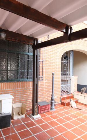 Casa à venda com 330m², 3 quartos e 8 vagasGaragem