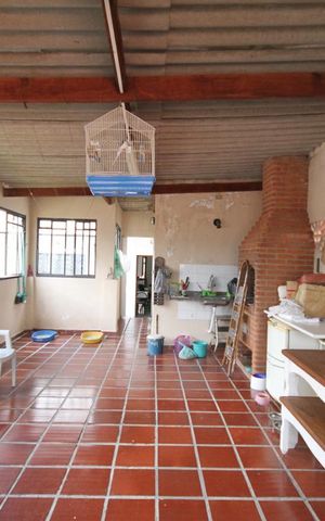 Casa à venda com 330m², 3 quartos e 8 vagasQuintal