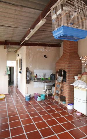 Casa à venda com 330m², 3 quartos e 8 vagasQuintal