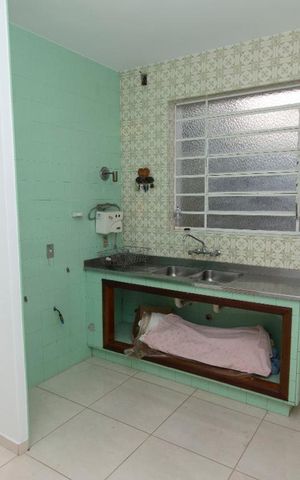 Casa para alugar com 250m², 4 quartos e sem vaga Casa para alugar com 250m², 4 quartos e sem vagaCozinha