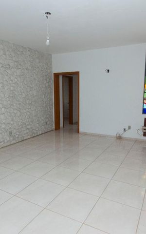 Casa para alugar com 250m², 4 quartos e sem vaga Casa para alugar com 250m², 4 quartos e sem vagaSala