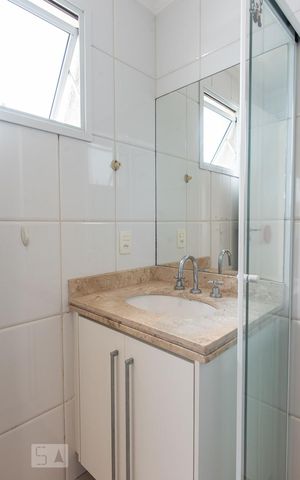 Apartamento à venda com 200m², 4 quartos e 4 vagas Apartamento à venda com 200m², 4 quartos e 4 vagasBanheiro da suíte 2